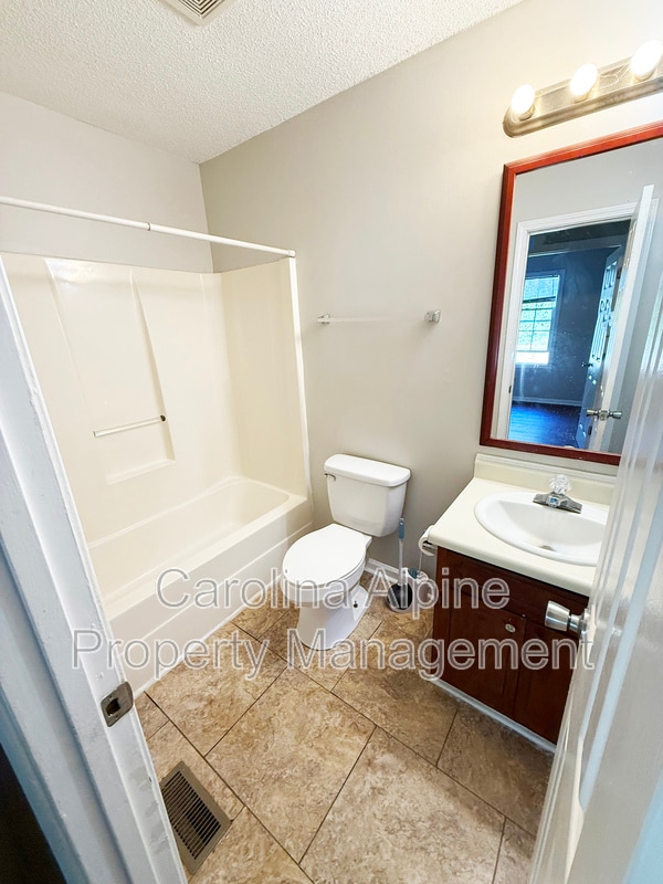Foto del edificio - 1109 Crosby St