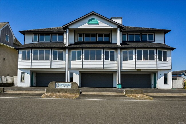 Building Photo - 1467 E Ocean Shores Blvd SW