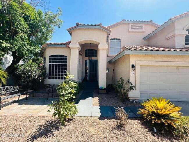 Building Photo - 727 W Mendoza Cir