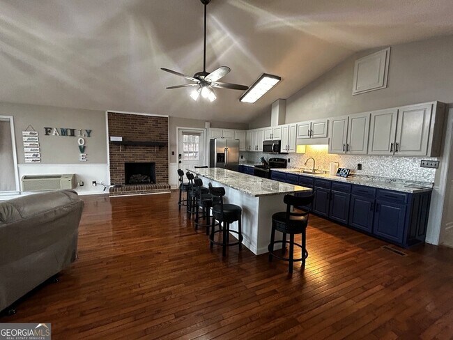 Foto del edificio - 1550 Shady Oaks Ln