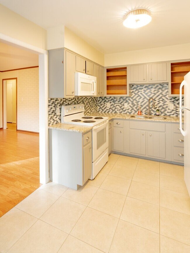 Building Photo - 3 Bedroom Durham Home with Fenced in Yard ...