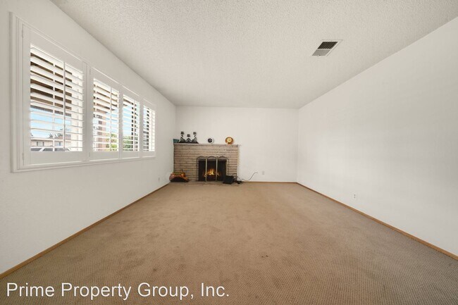 Building Photo - 3 br, 2 bath House - 2189 Del Monte Dr.