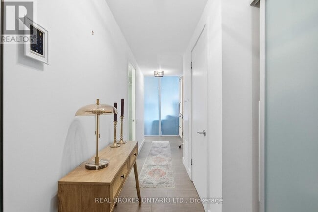 Building Photo - 390 Cherry St