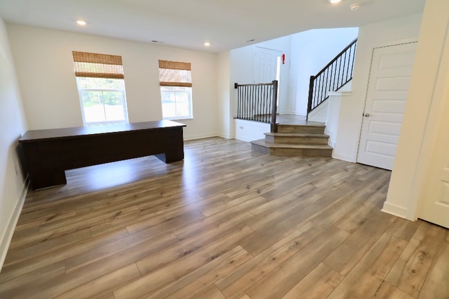 Building Photo - 9316 Benton Dr