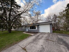 Building Photo - 325 Lahonda Dr