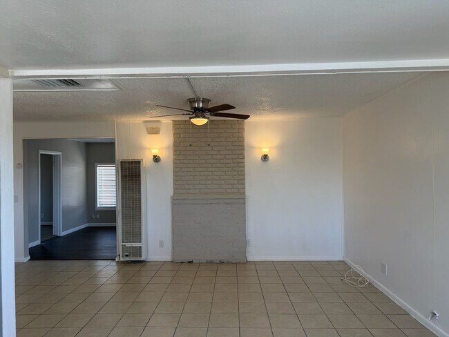 Foto del edificio - 527 W Wilson Ave