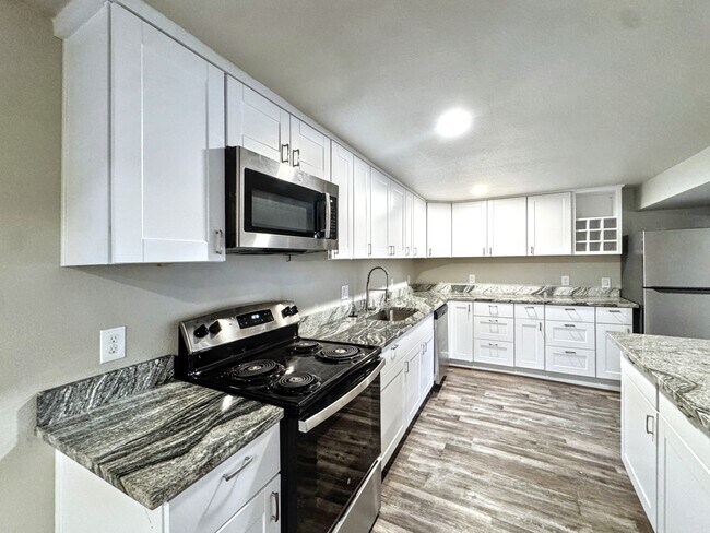 Foto del edificio - 806 Paradise Ln