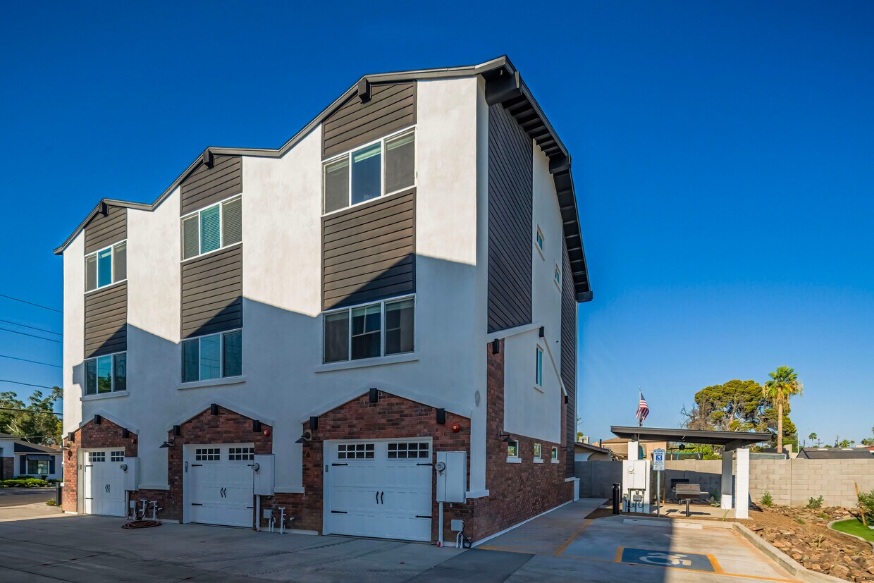 3725 E Earll Dr, Phoenix, AZ 85018 Townhome Rentals in Phoenix AZ