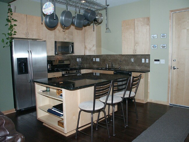 Kitchen - 3640 Wooddale Ave S