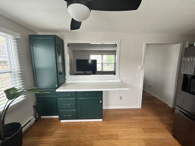 Building Photo - 1215 Grattan St