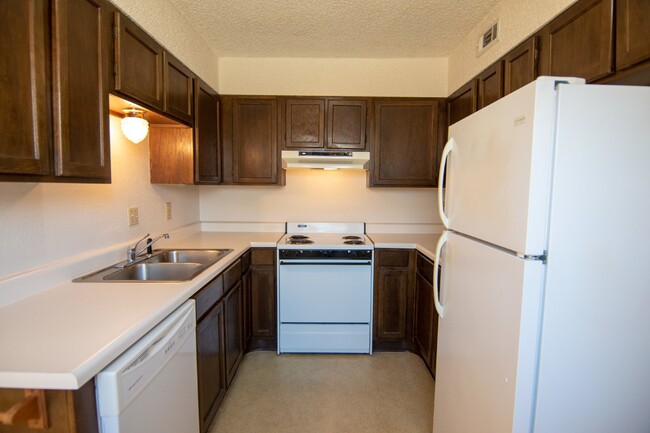 Building Photo - 2 Bedroom 1 Bath