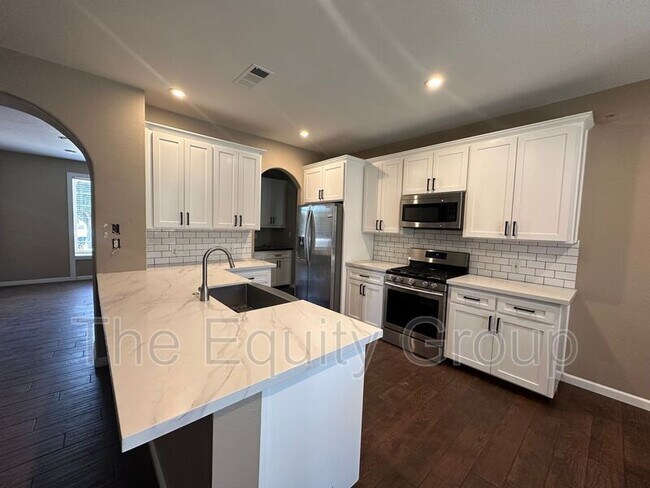 Foto del edificio - 732 E Ferguson Ave