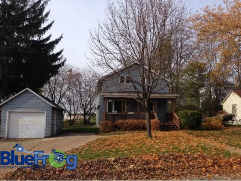 Primary Photo - 221 S Adams Ave