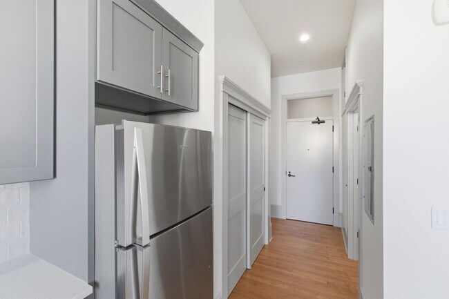 Foto del edificio - MOVE IN SPECIAL - See Description for Details