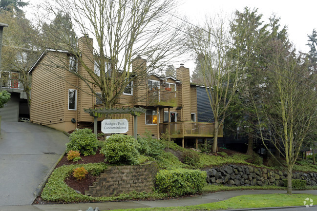 Building Photo - Rodgers Park Apartments