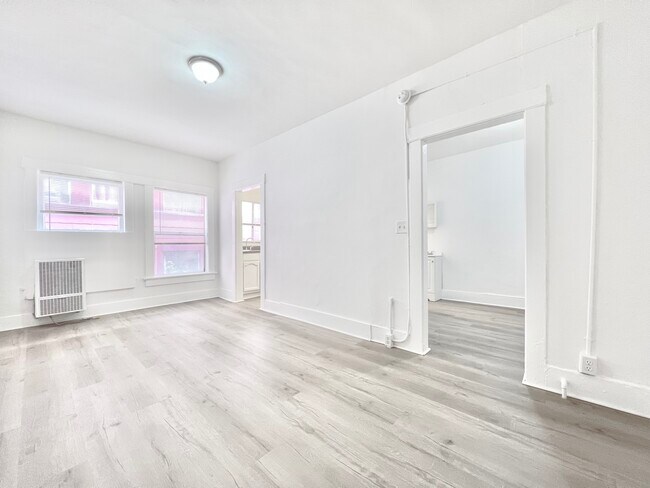 Building Photo - 427 S Alvarado St