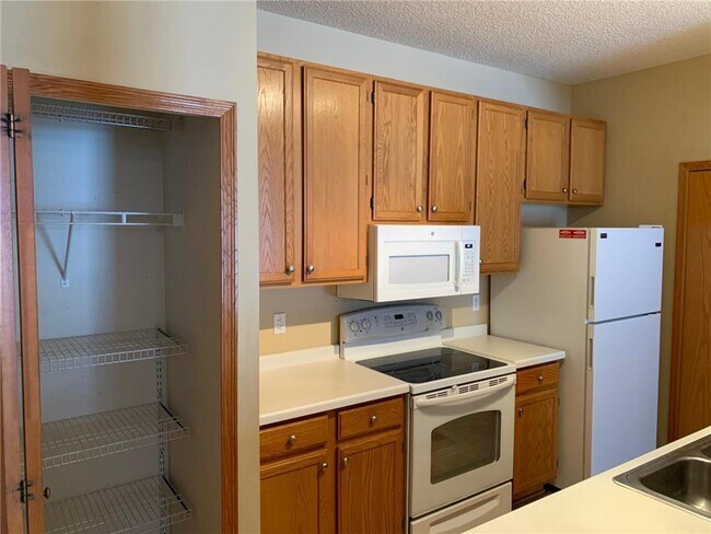 Building Photo - 8463 Kimball Dr