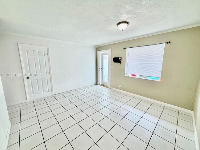Building Photo - 2614 Sheridan St