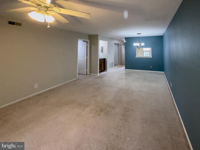 Building Photo - 522A Willow Turn