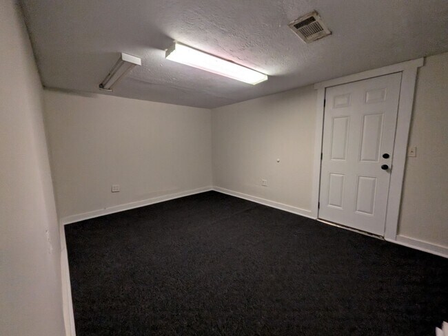 Foto del edificio - 1020 N Main St