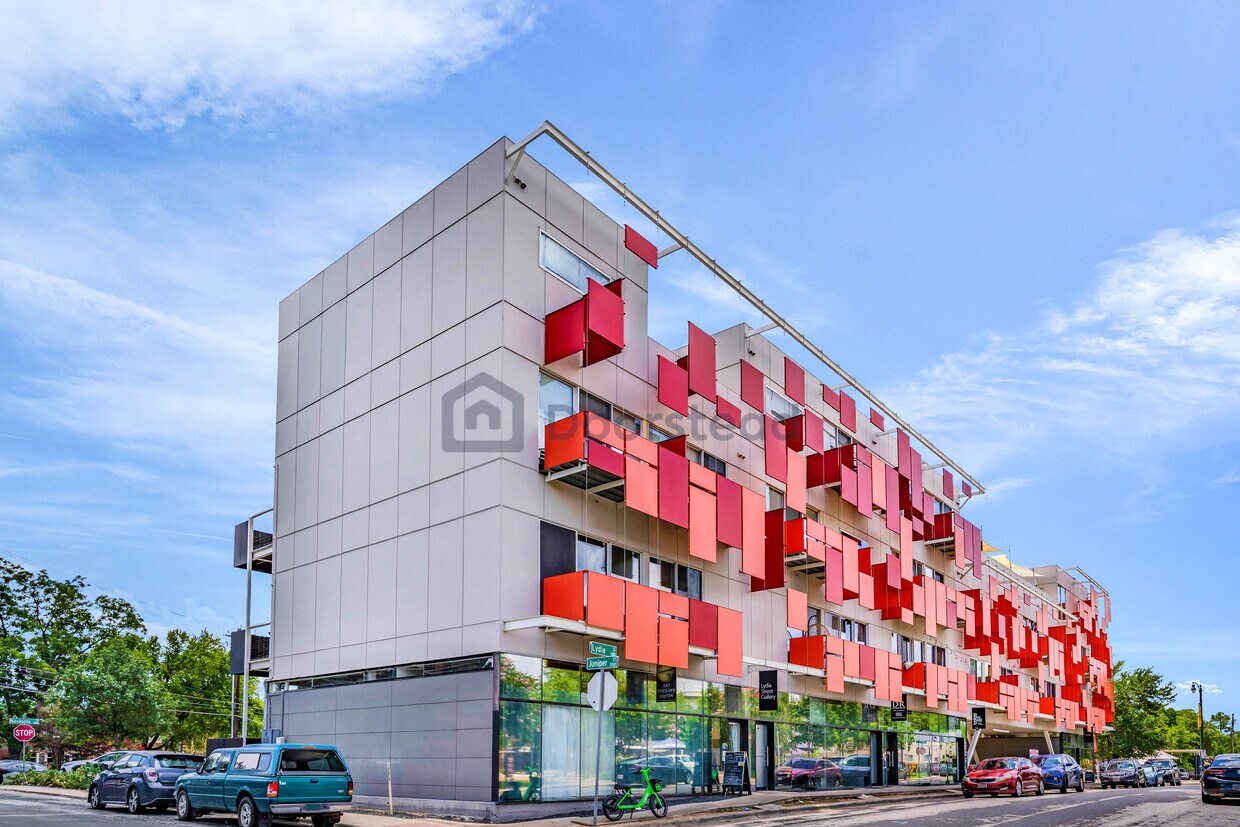 Foto principal - 1200 E 11th St