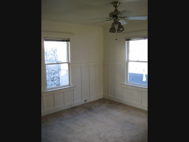 Building Photo - 108 Park Pl