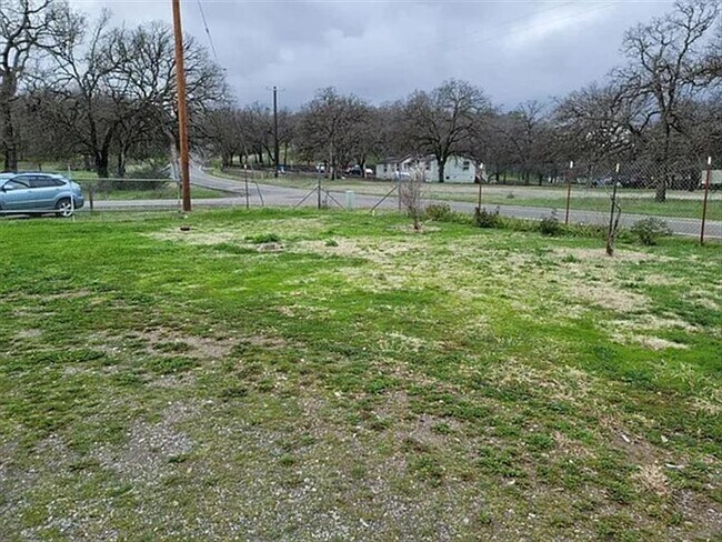 Foto del edificio - 15842 Sutter Ct