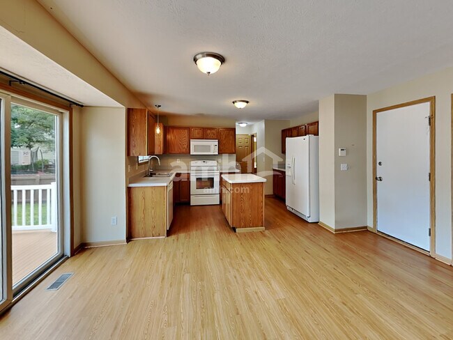 Building Photo - 5766 Wellbrid Dr