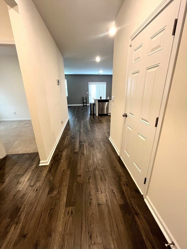 Building Photo - $600 Savings! Move Right In to Your Practi...
