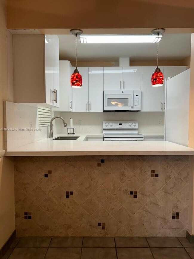 Foto del edificio - 12282 SW 10th St