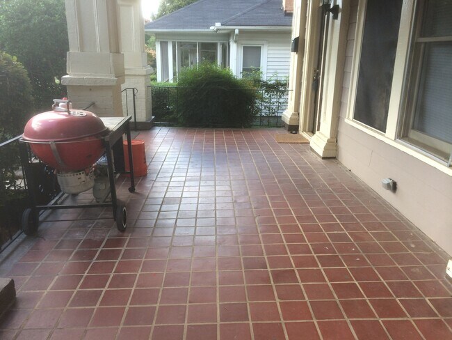 Foto del edificio - 376 Angier Ave NE