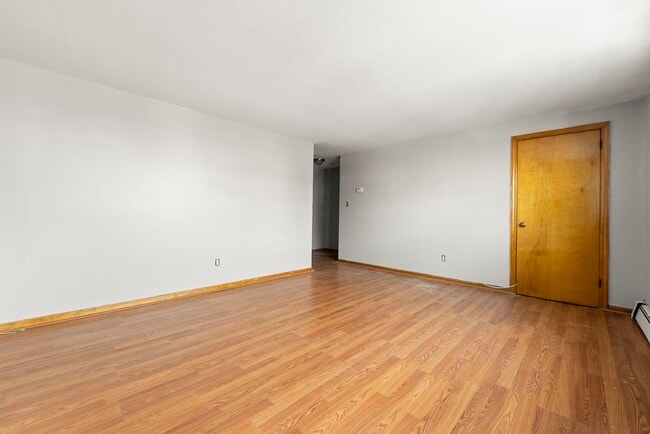 Building Photo - 336 Princeton Ave