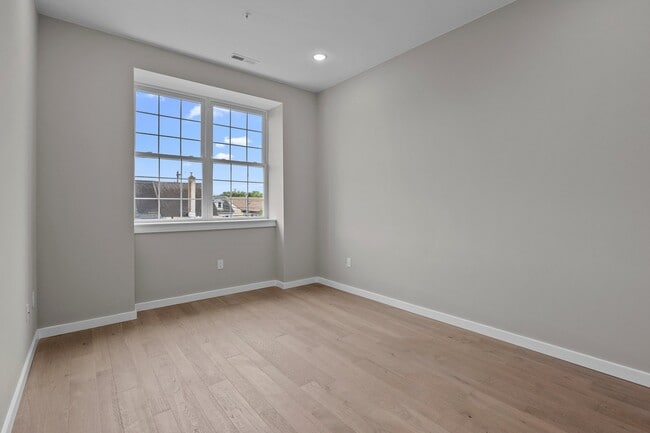 Building Photo - 418 Jefferson Ave