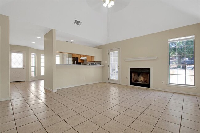 Building Photo - 2016 Castle Gate Cir