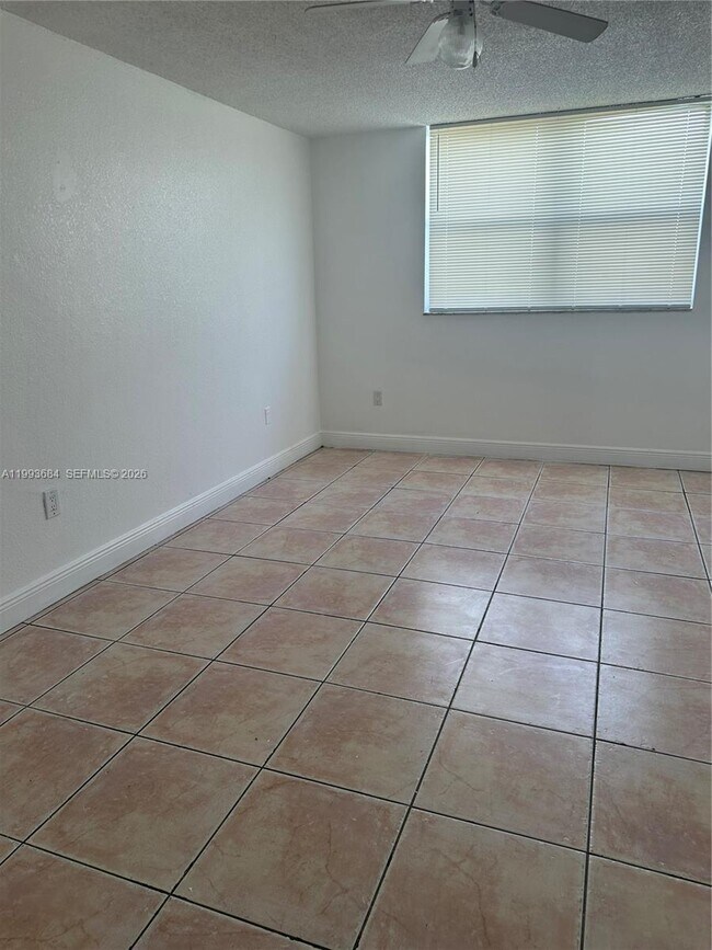 Building Photo - 1805 Sans Souci Blvd