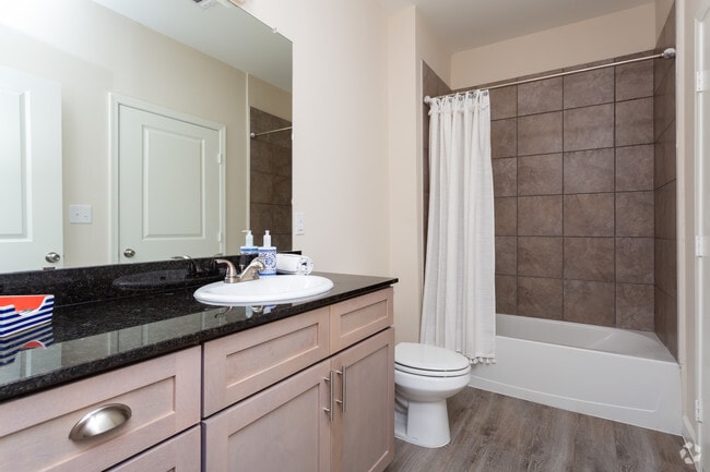 2BR2BA-1210sft - Majestic Parc