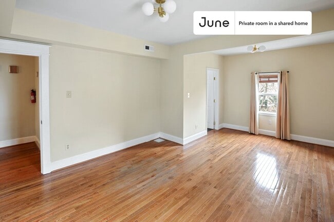 Building Photo - Room in Shared 5 bed/3 bath home