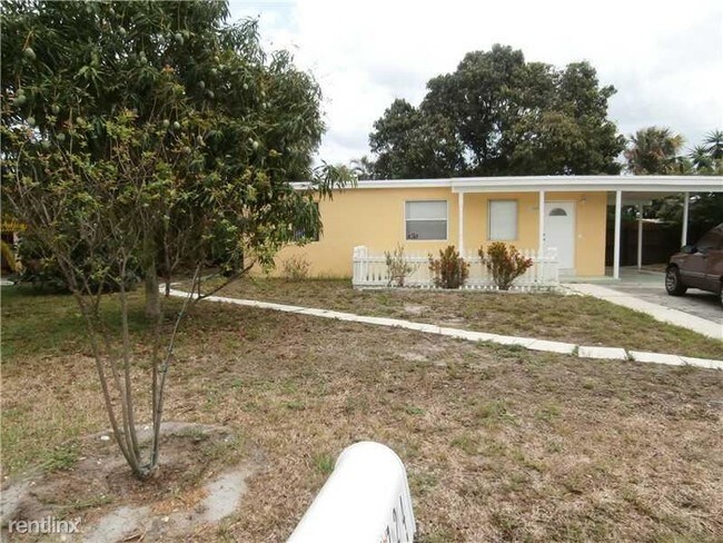 Building Photo - 1724 NE 50th Ct