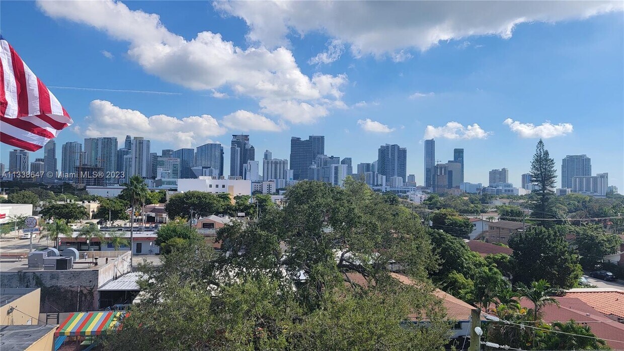 Primary Photo - 900 SW 8th St
