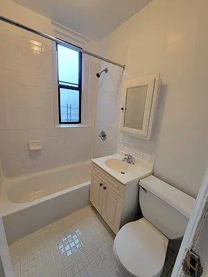 Building Photo - 1 bedroom in BRONX NY 10451