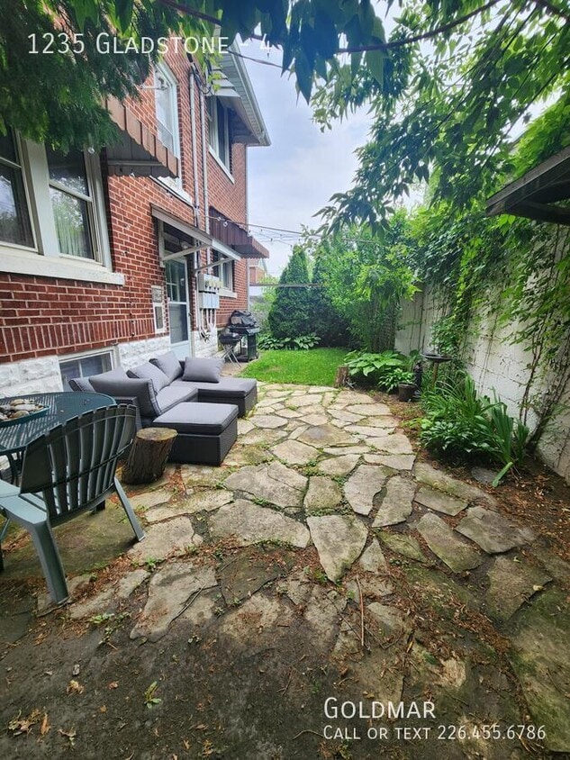 Primary Photo - 2 Bedroom 4 Plex off Ottawa St.