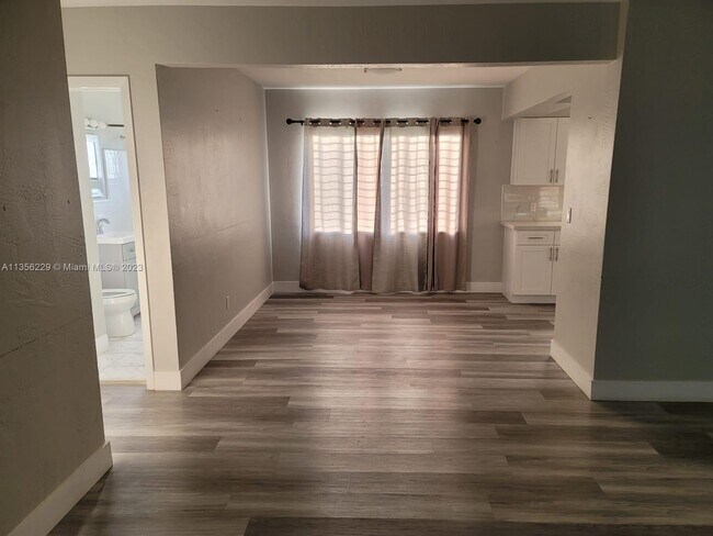 Foto del edificio - 430 SW 78th Pl