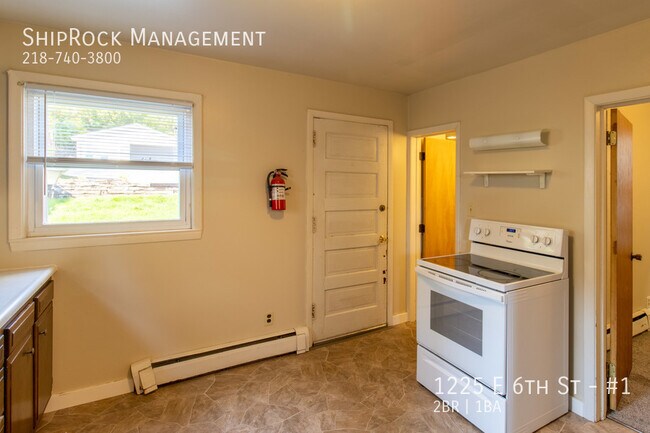 Foto del edificio - 1225 E 6th St
