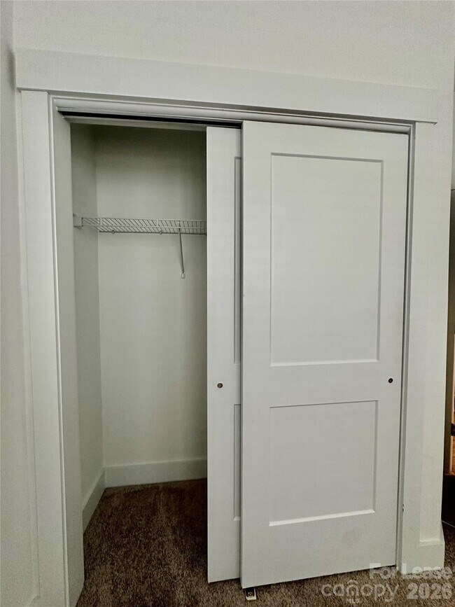 Foto del edificio - 5013 Sovereignty Ct