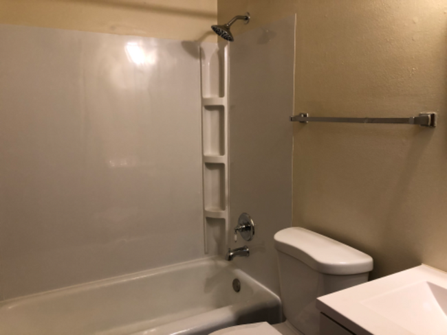 Foto del edificio - 4825 Lovell Ln