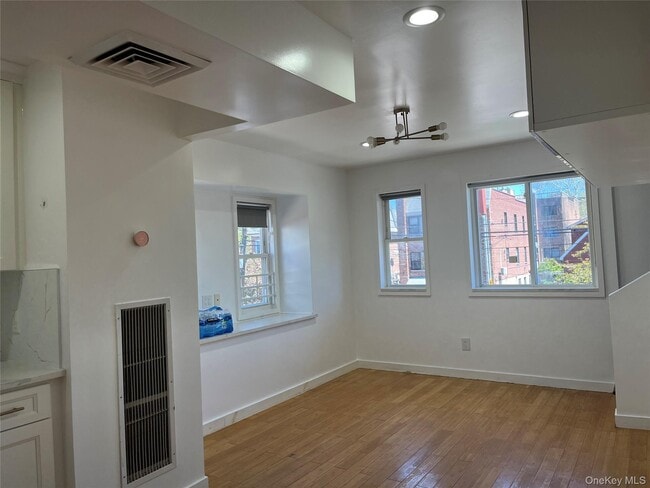 Building Photo - 43-12-43157 157th St