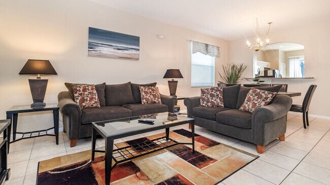 Foto del edificio - 8008 King Palm Cir