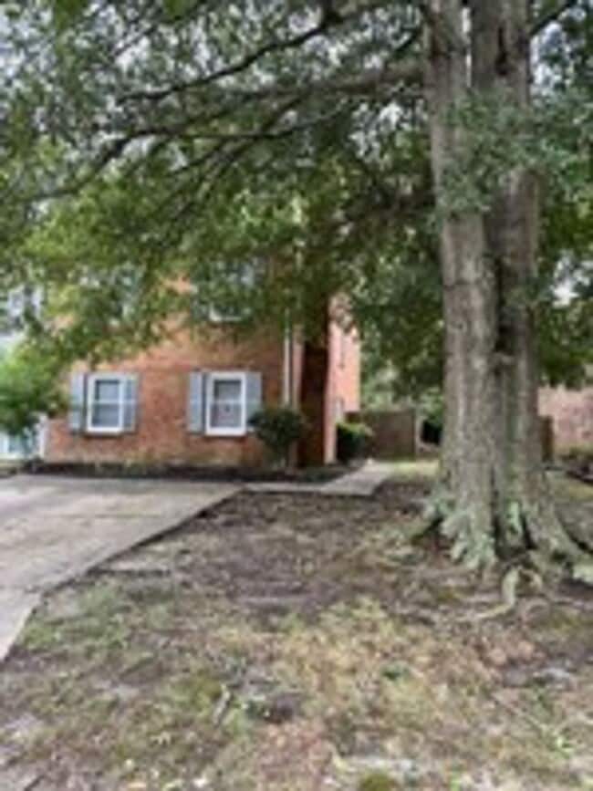 Building Photo - 1807 E Durham