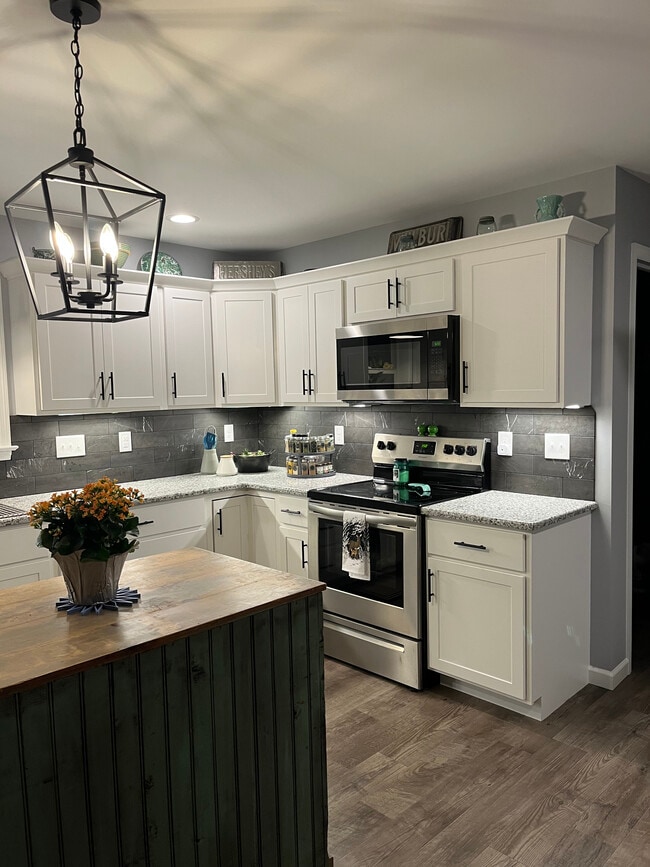 Kitchen - 17 N 5th St