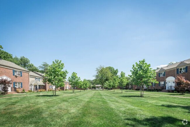 Building Photo - Livingston Terrace